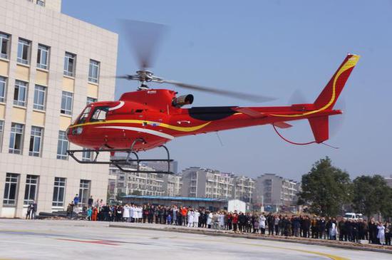 义乌1男子打飞的到杭州看病 直升机每小时收费
