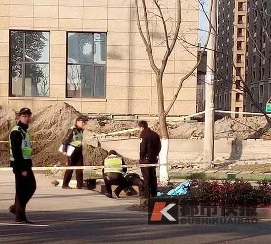 杭州1代驾师傅骑电动滑板车回家 摔倒后再也没