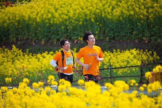 浙江最美跑道开跑!伊一带你穿越浦江花田