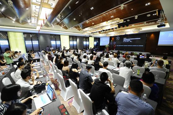 时尚之光闪耀杭州 2017米兰时装周国际时尚管