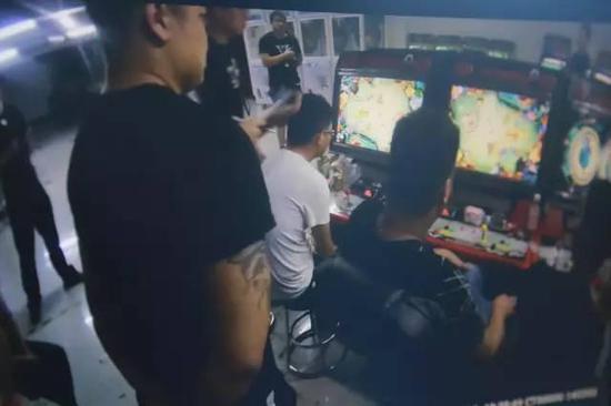 嘉兴一男子借电子游戏聚众赌博 获利30多万被