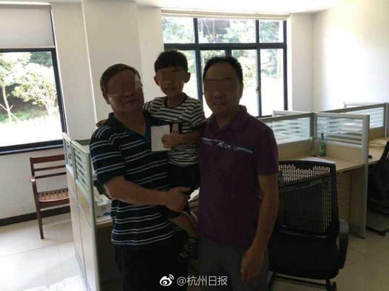 闲林荒山种罂粟栽在7岁娃手里 只因娃爱看警匪片