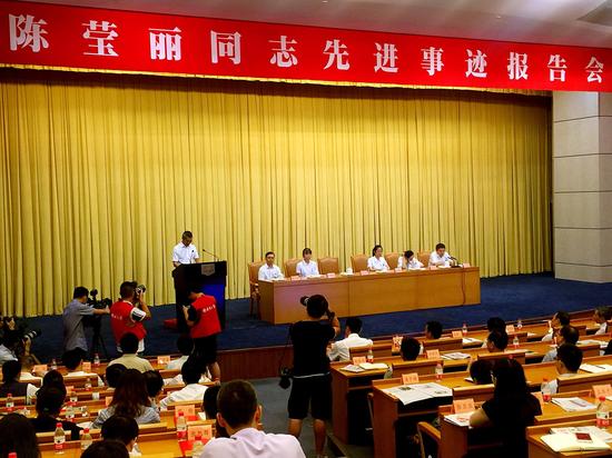 报告会现场