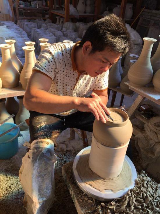 图片六:龙泉青瓷制作过程