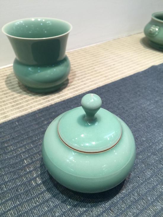 图片二:龙泉青瓷