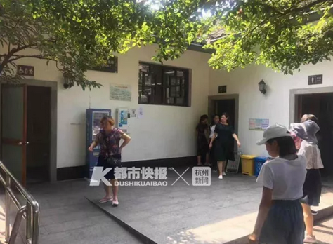 平湖秋月公厕。记者 凌姝文 摄