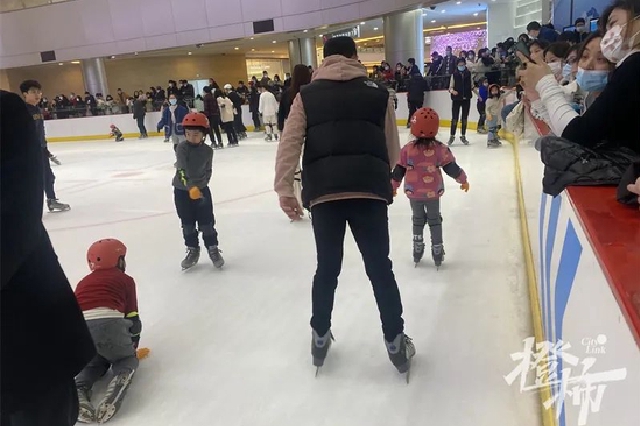 生意最火的時候 杭州一開了10年的滑冰場卻要關門了