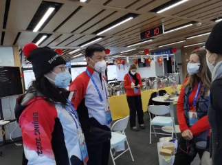 焦近朱陪同国际奥委会一行考察场馆