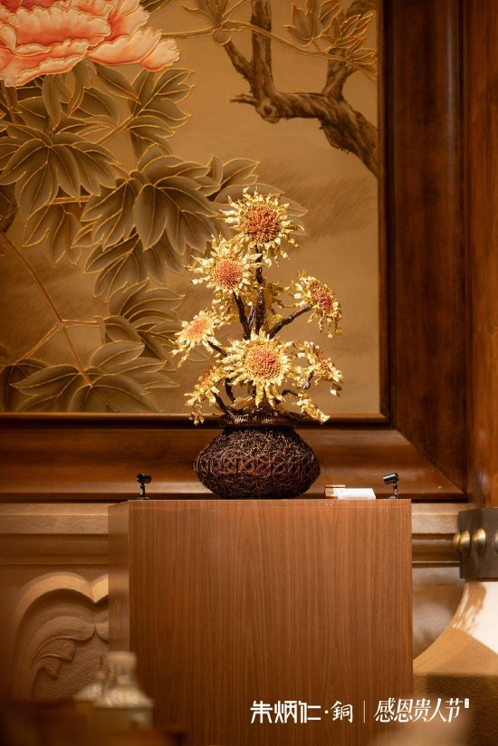 朱炳仁作品《燃烧的向日葵系列》