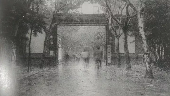 原杭丝联厂大门 图据自运河南端工业图史