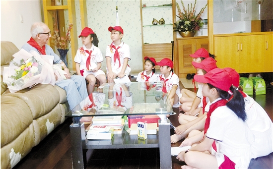 上虞区实验小学学生寻访乡贤学习乡贤