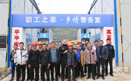 盐仓街道人口多少_...商所工作人员到盐仓街道新螺头社区为辖区内42户小店经(3)