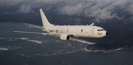 P-8A機上定員9人,但實際使用中經常會有額外人員參與行動