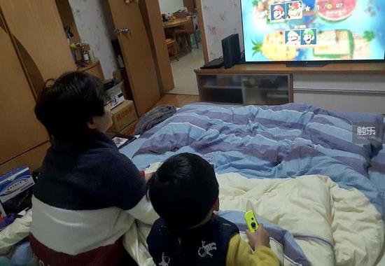  和儿子一起玩游戏，罗翔宇找到了不少灵感