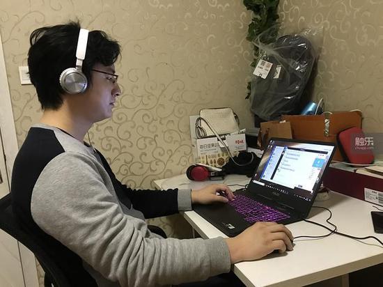 帕斯亚科技，一名武汉同事正在家中远程办公