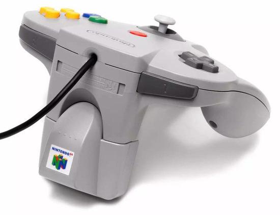 ▲ N64 手柄可外接震动模块