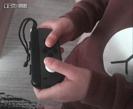 Joy-Con拆开后很适合孩子使用