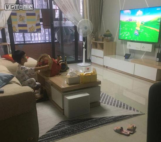 沉浸在探索世界的兴奋中