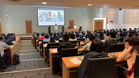  CyDesignation 团队成员於集思交通部会议中心举办绘图讲座（引用自 CyDesignation 官方推特）