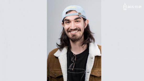 约翰·哥西亚 角色制作人