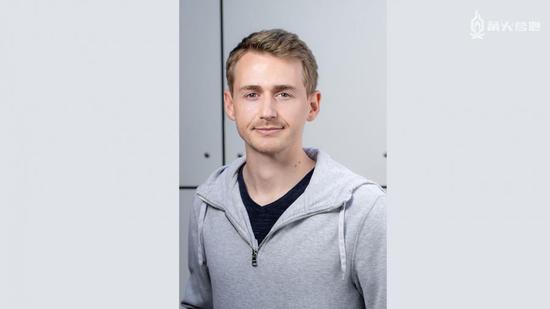 特雷弗·罗姆斯基 高级游戏设计师