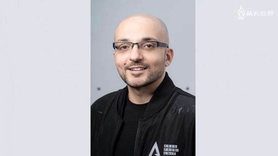 塞尔瓦多·加罗佐 高级游戏设计师