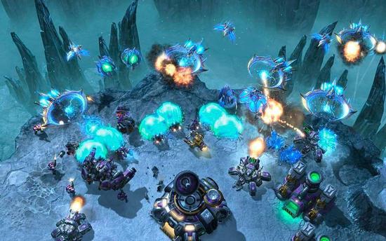 暴雪娱乐的RTS作品，对于微操的要求普遍要高一档