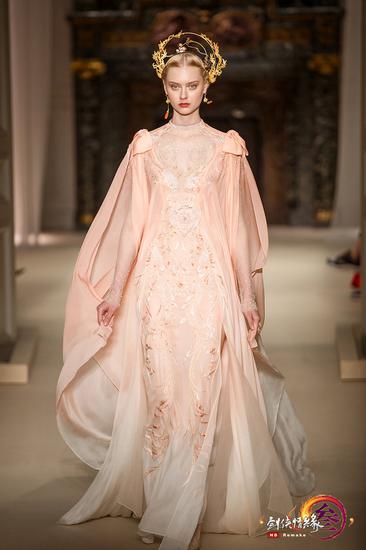 “画壁 · 一眼千年”2019春夏大秀现场