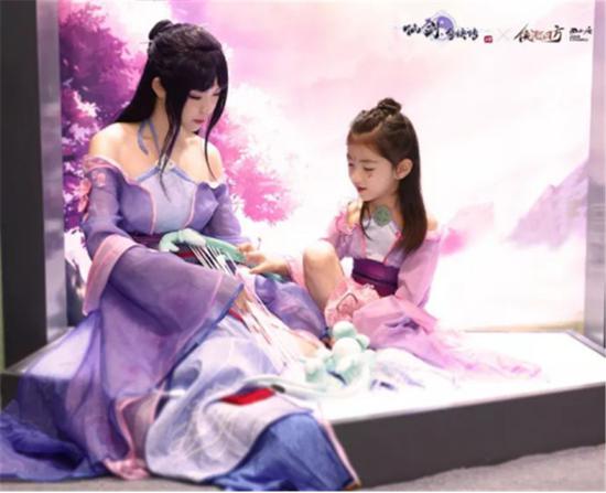 《仙剑奇侠传4》手游一大一小柳梦璃