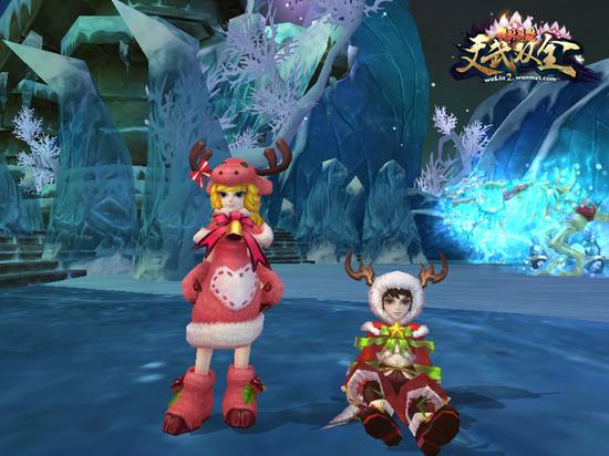 图5 华美麋鹿装（女）和华美圣诞装（男）