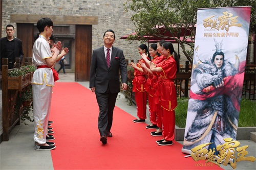 图2 海军少将、国防大学教授、博士生导师张召忠