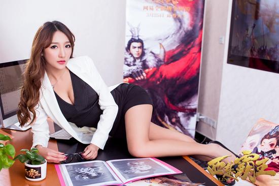 图4 萌妹策划入驻国麦 为新服玩家答疑解惑