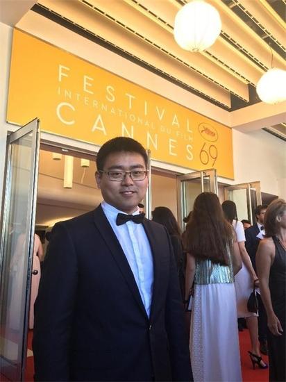 牧影印画CEO余洪波携《滴血飞箭》亮相戛纳