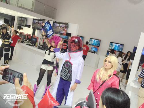 现场十分受欢迎的coser组合