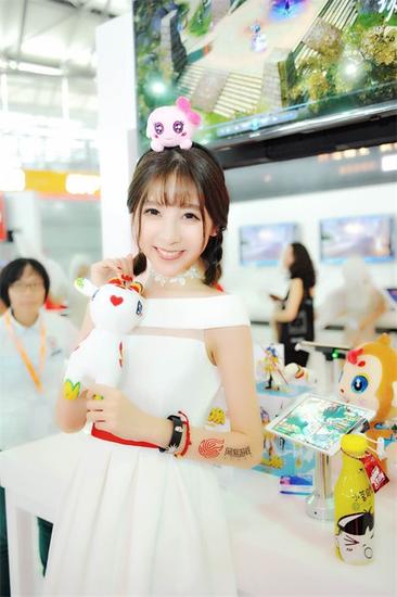 笑得心都融化了。