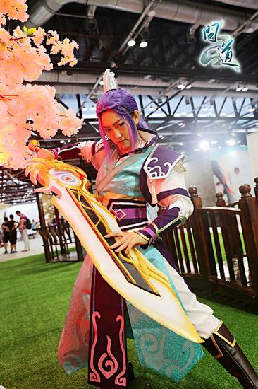 配图3：《问道》金男COSER精美照