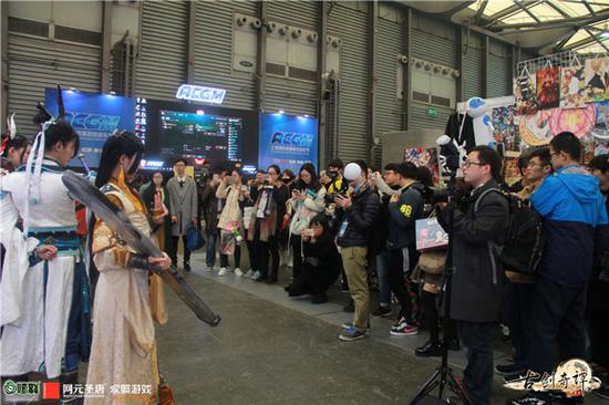 图17 古剑OL六大门派coser人气高涨