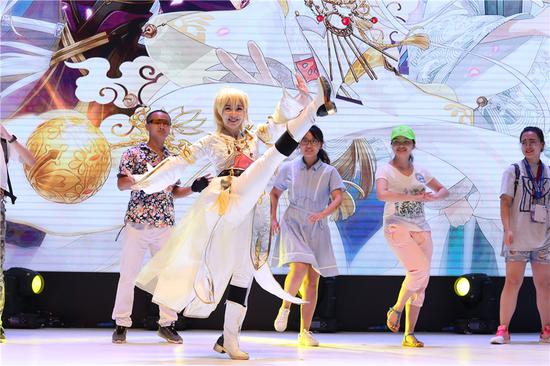 Coser与玩家的互动节目