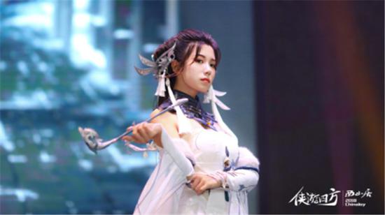 《梦塔·雪谜城》coser登上舞台表演