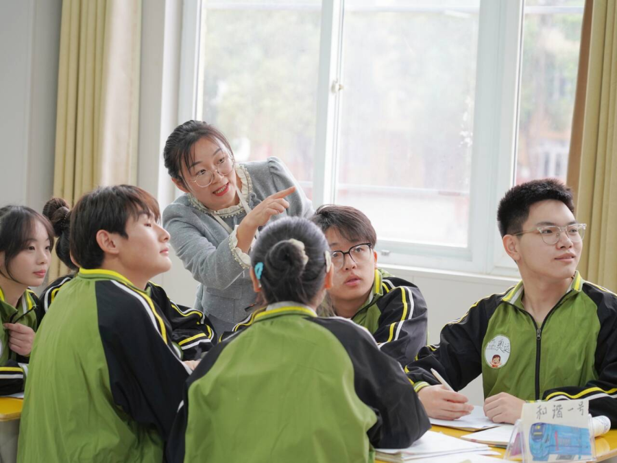 图为学校课堂实景