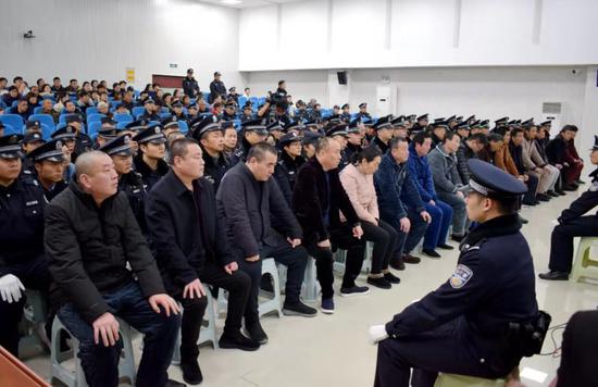 本报讯(安徽商报融媒体记者陶伟)12月16日下午,蚌埠市中级人民法院对
