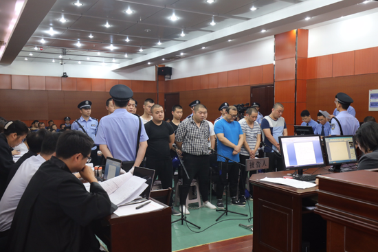 淮南首例校园"套路贷"涉黑案开庭