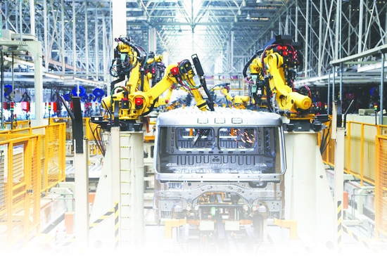 &nbsp;汉马科技全自动机器人焊接生产线正在焊接新能源车驾驶室.