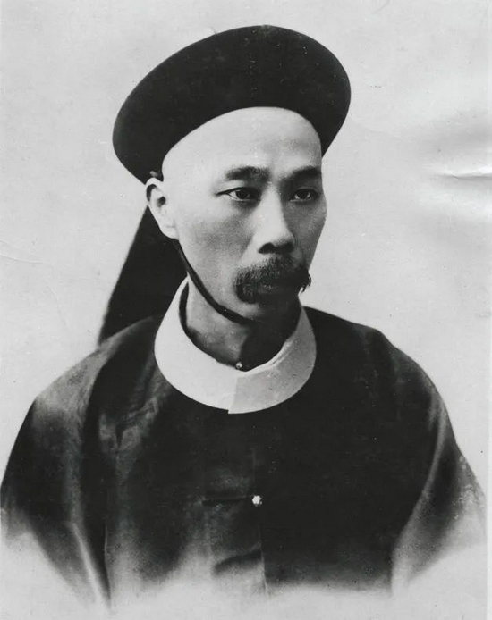 进行对外事务的谈判才学广博,融通中西,精通政务李瀚章次子李经楚▼