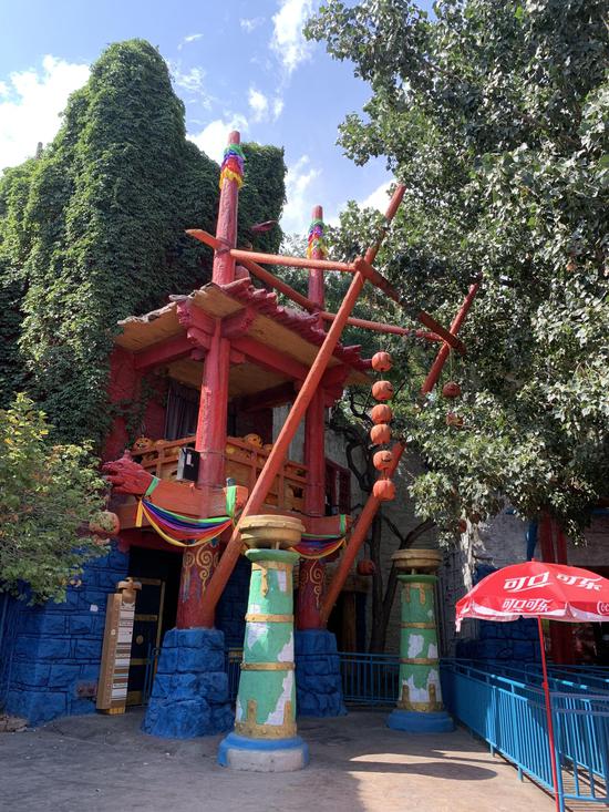 北京欢乐谷景区的异域魔窟,学生扮鬼就在此处. 新京报记者 王瑞文 摄