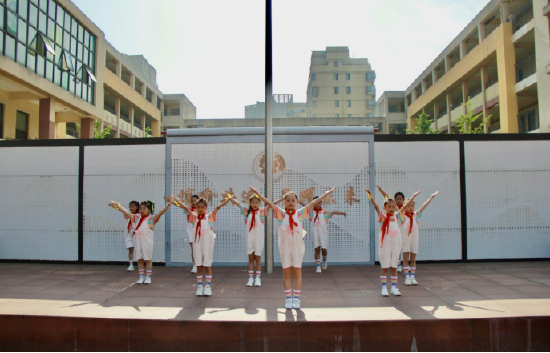 合肥市红星路小学:心向阳光 健康成长