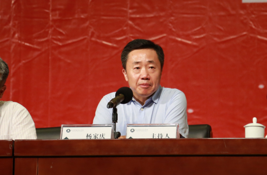 典礼上,校党委委员,副校长江洁宣读了《滁州职业技术学院关于准予2021