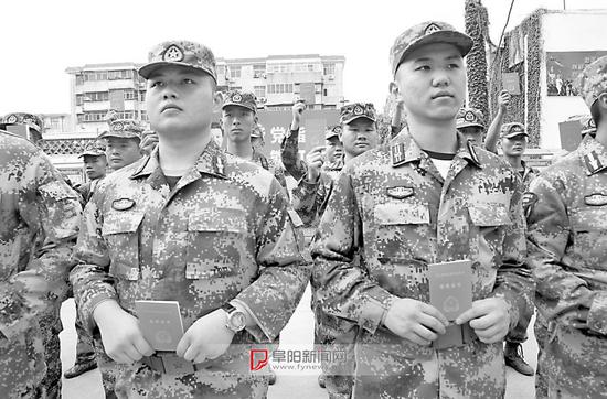 军训教官 个个持证