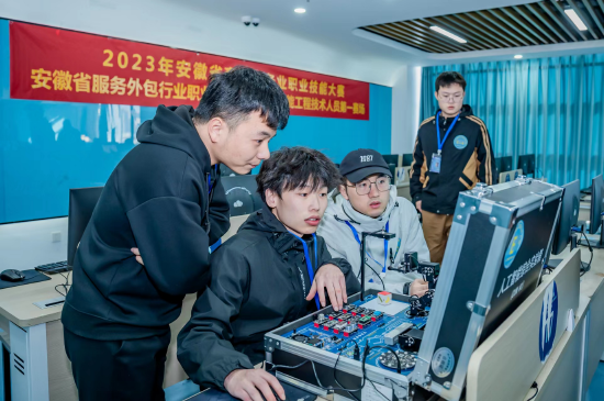 人工智能工程技术人员赛项比赛现场