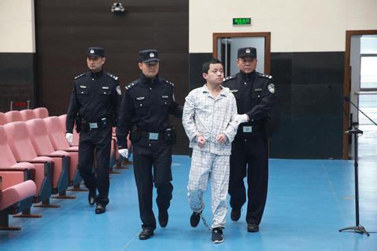 杀害民警男子一审被判死刑